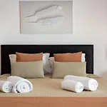 Magnificent 2bdr With Ac - 2min From - By Lovelystay Armação de Pêra