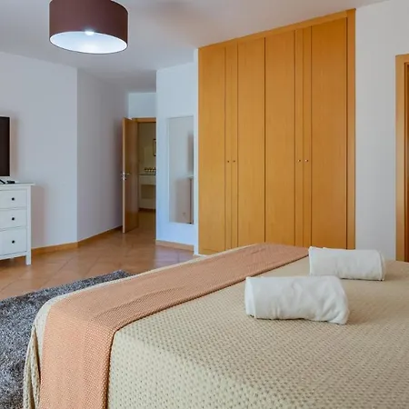 Magnificent 2bdr W/ Ac & Pool - 2min From - By Lovelystay * Armação de Pêra