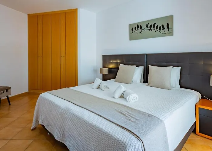 Διαμέρισμα Magnificent 2bdr W/ Ac & Pool - 2min From - By Lovelystay Armação de Pêra