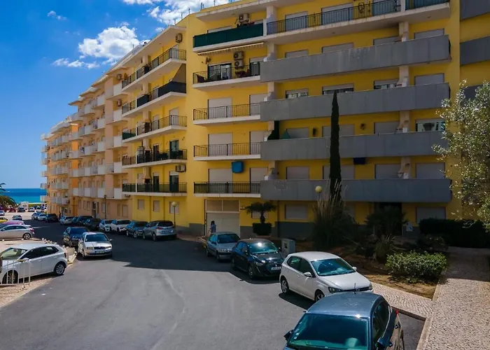 Apartamento Magnificent 2Bdr Apartment With Ac - 2Min From Beach - By Lovelystay *