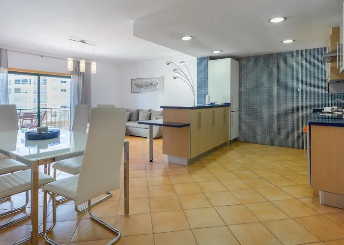 Magnificent 2bdr W/ Ac & Pool - 2min From - By Lovelystay Διαμέρισμα *