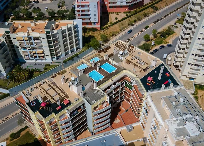 Magnificent 2bdr W/ Ac & Pool - 2min From - By Lovelystay Διαμέρισμα Armação de Pêra