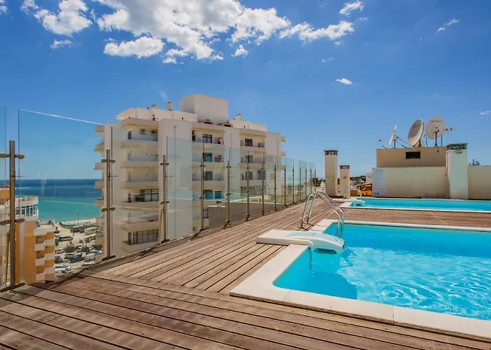 Magnificent 2bdr W/ Ac & Pool - 2min From - By Lovelystay Διαμέρισμα