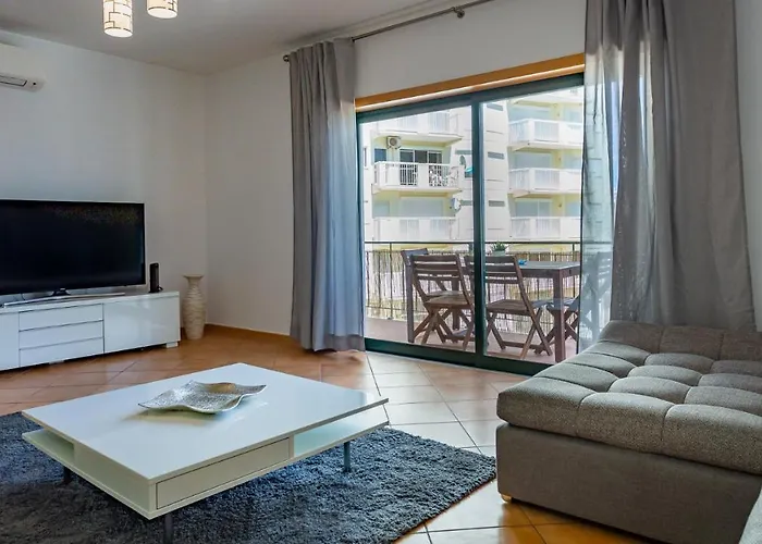 Magnificent 2bdr W/ Ac & Pool - 2min From - By Lovelystay Διαμέρισμα *