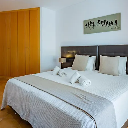 Apartment Magnificent 2bdr W/ Ac & Pool - 2min From - By Lovelystay Armacao de Pera