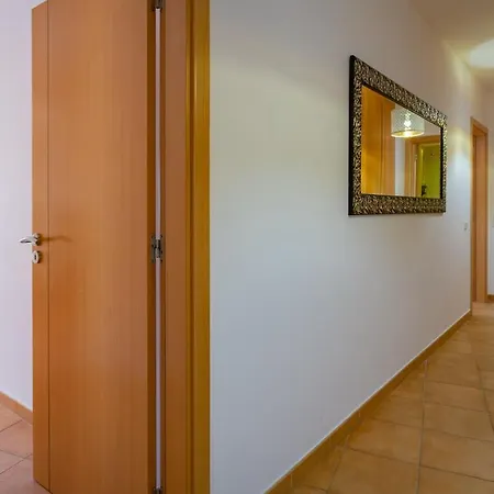 Apartment Magnificent 2bdr W/ Ac & Pool - 2min From - By Lovelystay Armacao de Pera
