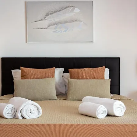 Magnificent 2bdr W/ Ac & Pool - 2min From - By Lovelystay Armacao de Pera